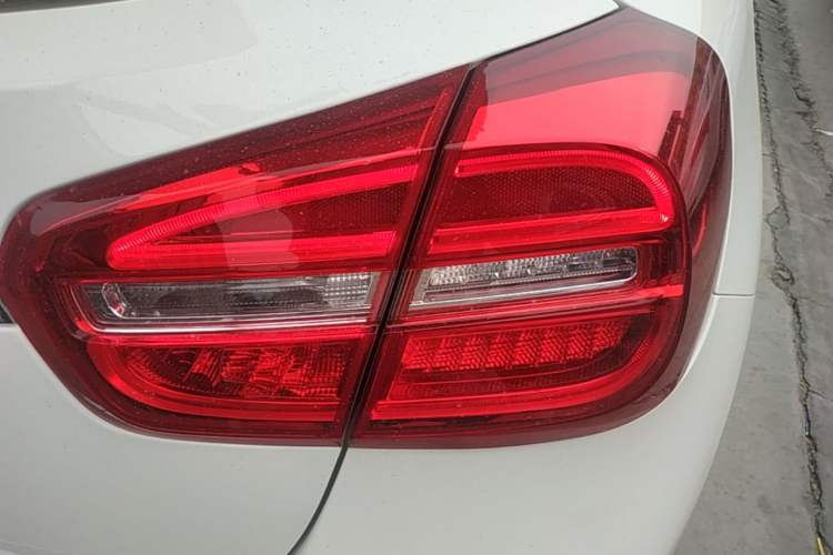 Used Mercedes-Benz GLA 2016 GLA 200 Fashion Model Exterior 3