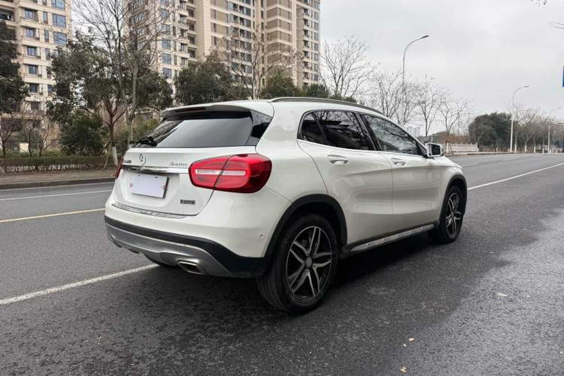 Used Mercedes-Benz GLA 2016 GLA 220 4MATIC Fashion Edition Exterior 3