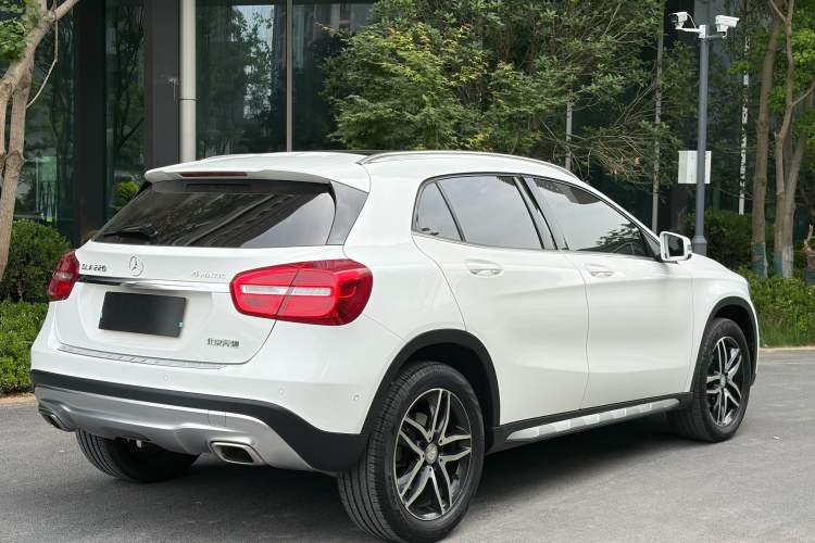 Used Mercedes-Benz GLA 2016 GLA 220 4MATIC Fashion Edition Exterior 3