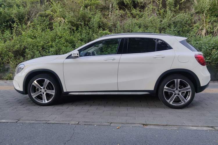 Used Mercedes-Benz GLA 2016 GLA 200 Fashion Model Exterior 3