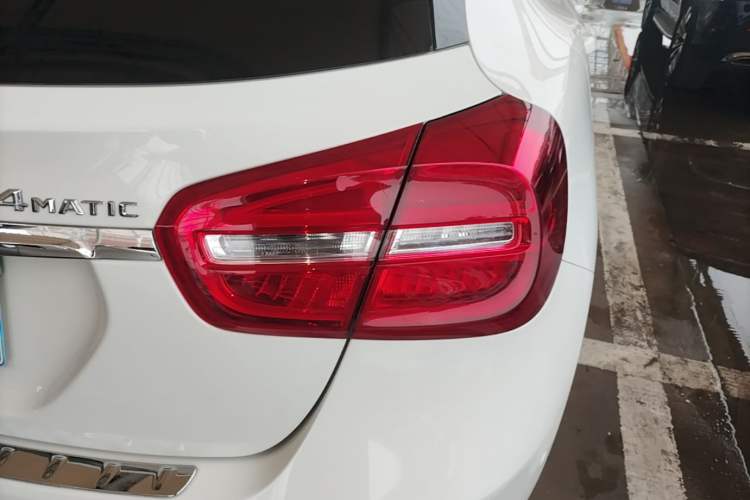 Used Mercedes-Benz GLA 2016 GLA 220 4MATIC Fashion Edition Exterior 3
