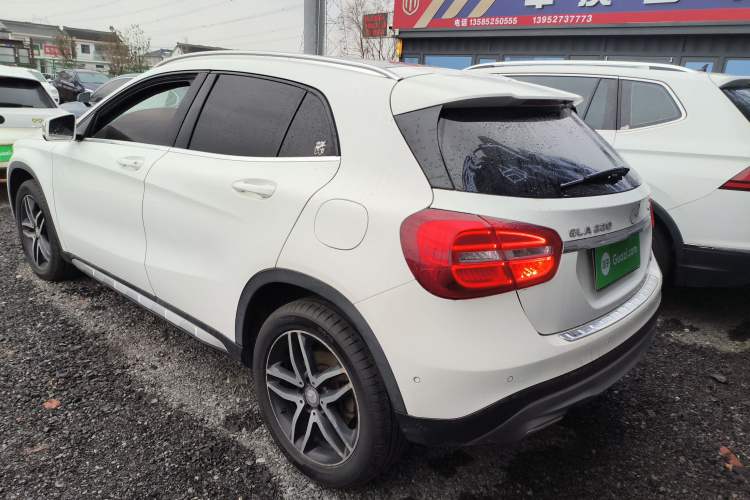 Used Mercedes-Benz GLA 2016 GLA 220 4MATIC Fashion Edition Exterior 3