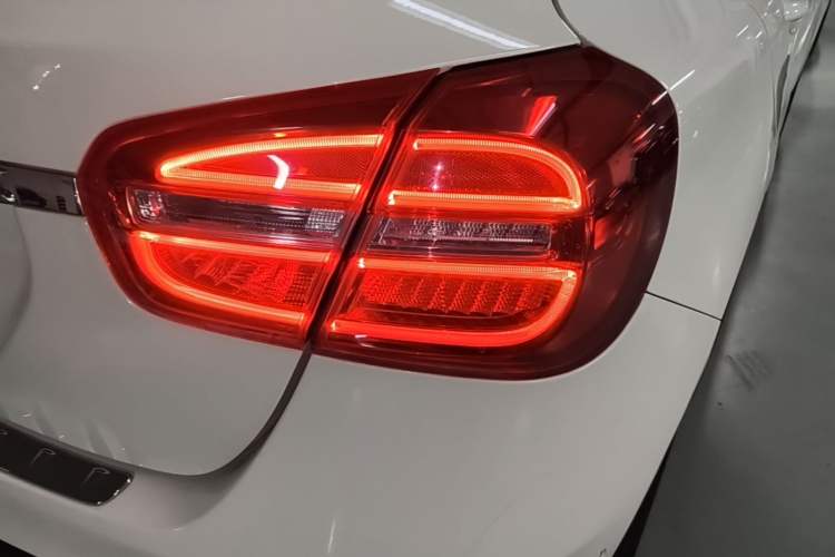 Used Mercedes-Benz GLA 2016 GLA 200 Fashion Model Exterior 3