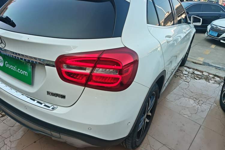 Used Mercedes-Benz GLA 2016 GLA 200 Fashion Model Exterior 3