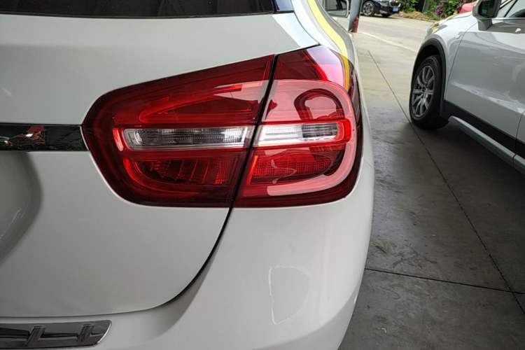 Used Mercedes-Benz GLA 2016 GLA 200 Fashion Model Exterior 3