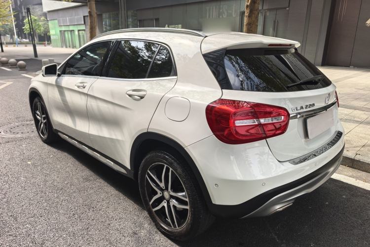 Used Mercedes-Benz GLA 2016 GLA 220 4MATIC Fashion Edition Exterior 4