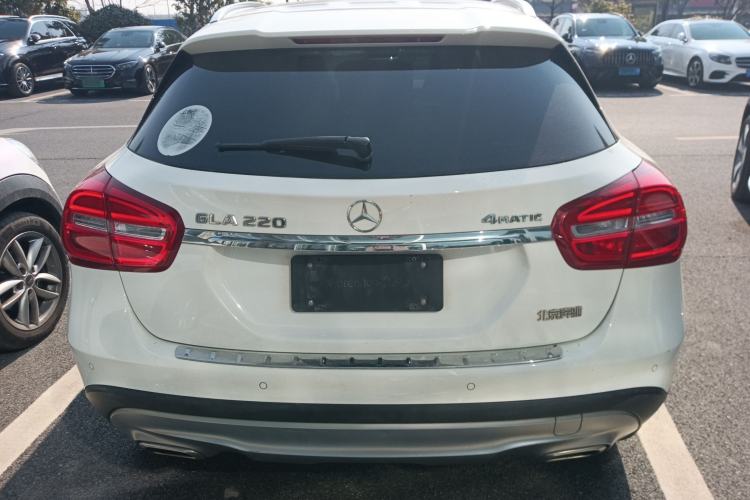 Used Mercedes-Benz GLA 2016 GLA 220 4MATIC Luxury Model Exterior 4