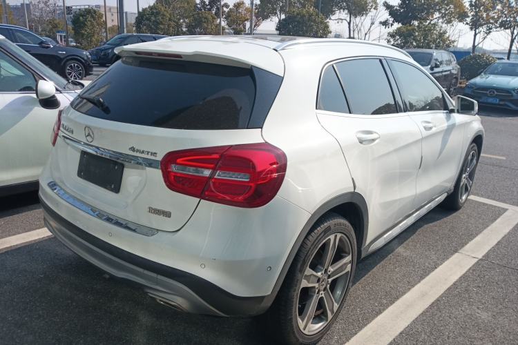Used Mercedes-Benz GLA 2016 GLA 220 4MATIC Luxury Model Exterior 5