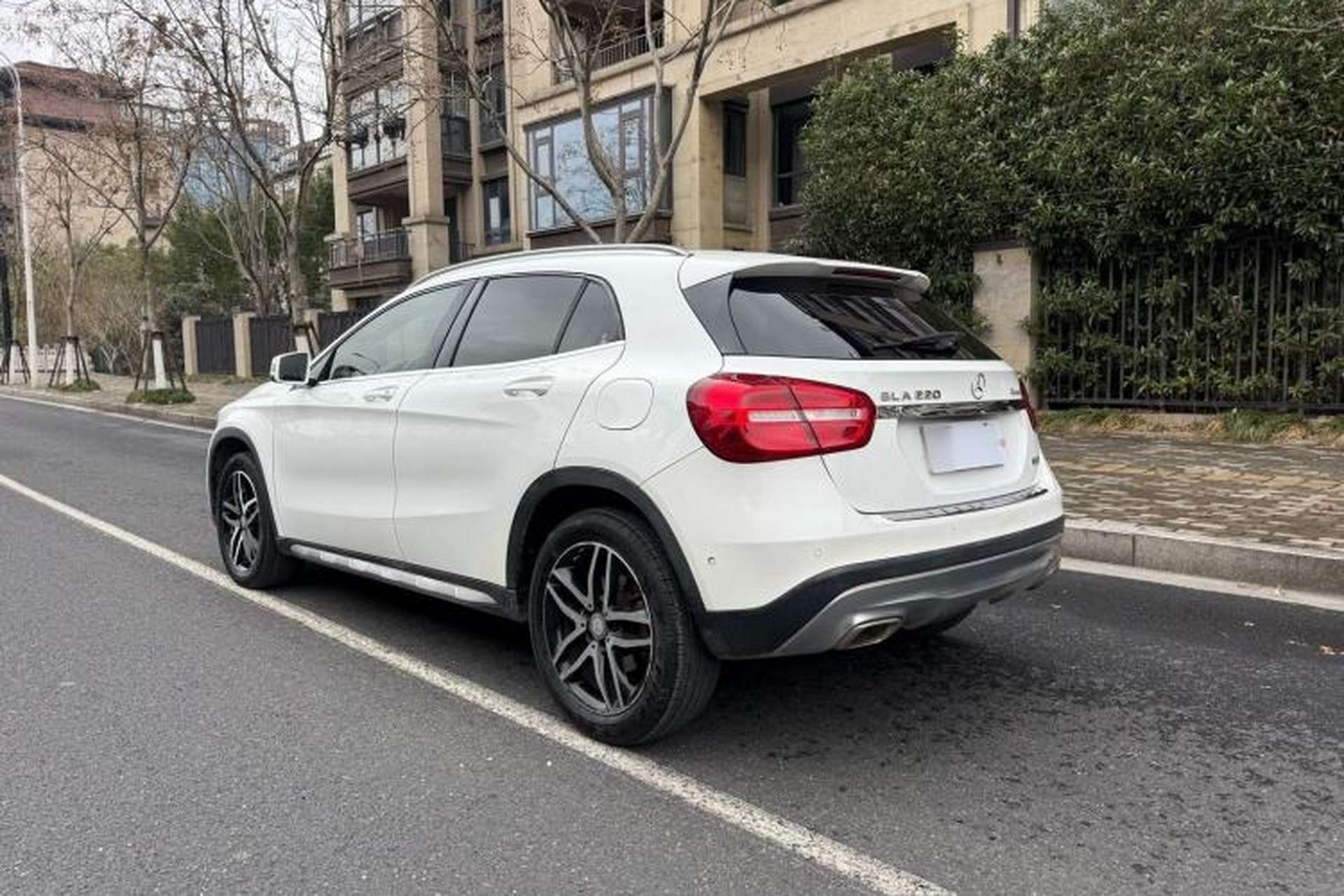Used Mercedes-Benz GLA 2016 GLA 220 4MATIC Fashion Edition Exterior 6