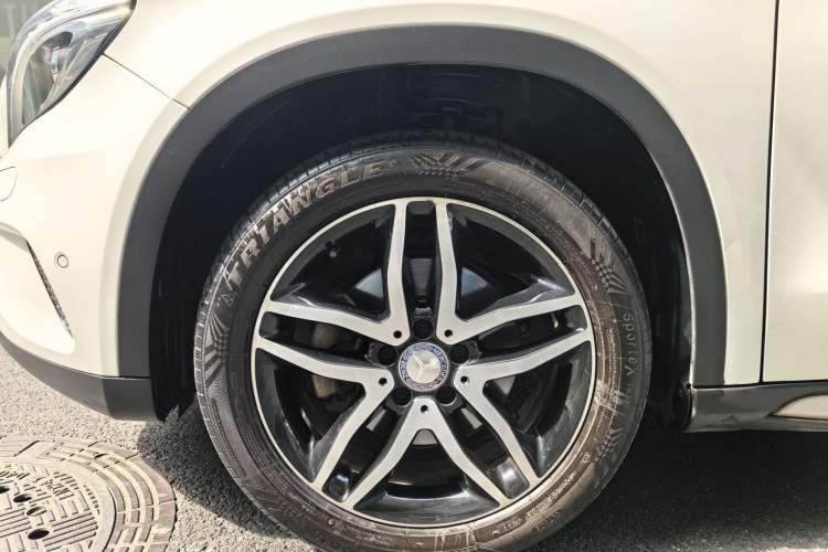 Used Mercedes-Benz GLA 2016 GLA 220 4MATIC Fashion Edition Exterior 6