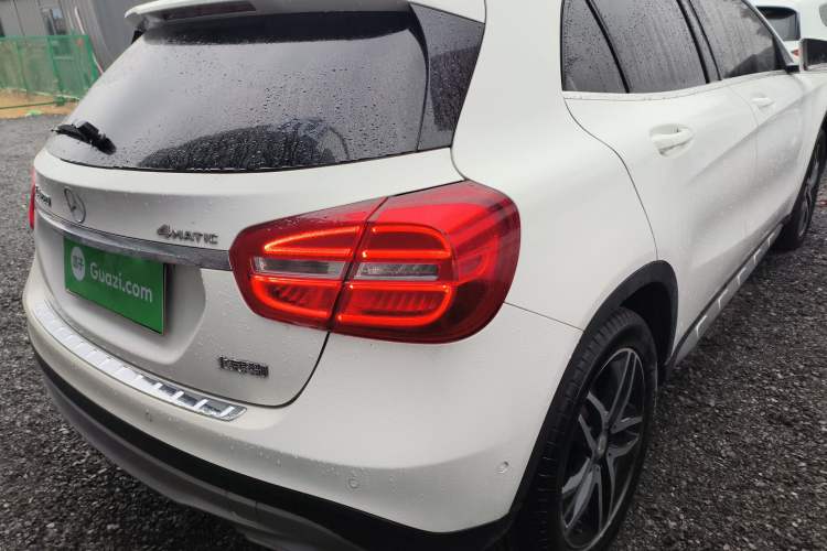 Used Mercedes-Benz GLA 2016 GLA 220 4MATIC Fashion Edition Exterior 6