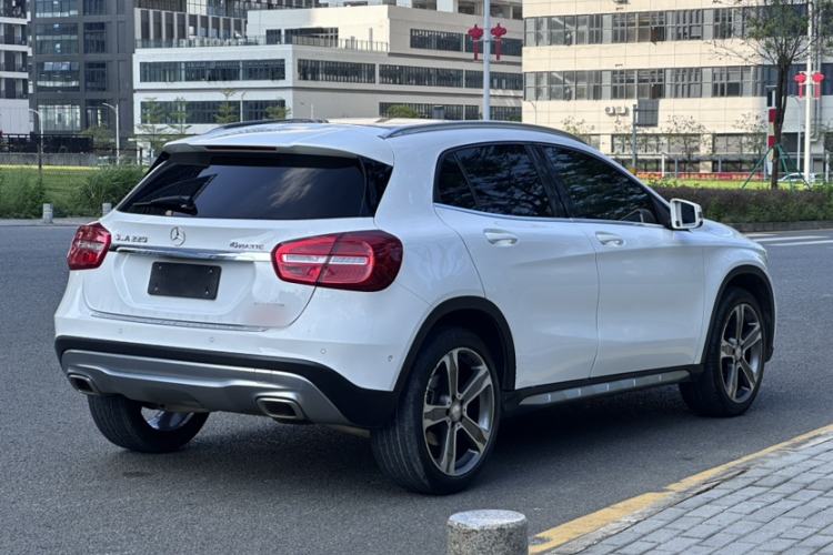 Used Mercedes-Benz GLA 2016 GLA 220 4MATIC Luxury Model Exterior 7