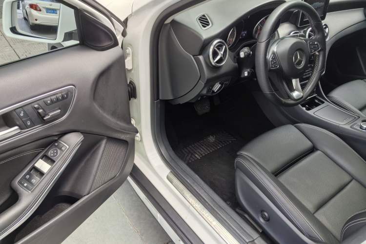 Used Mercedes-Benz GLA 2016 GLA 200 Sport Edition Exterior 8
