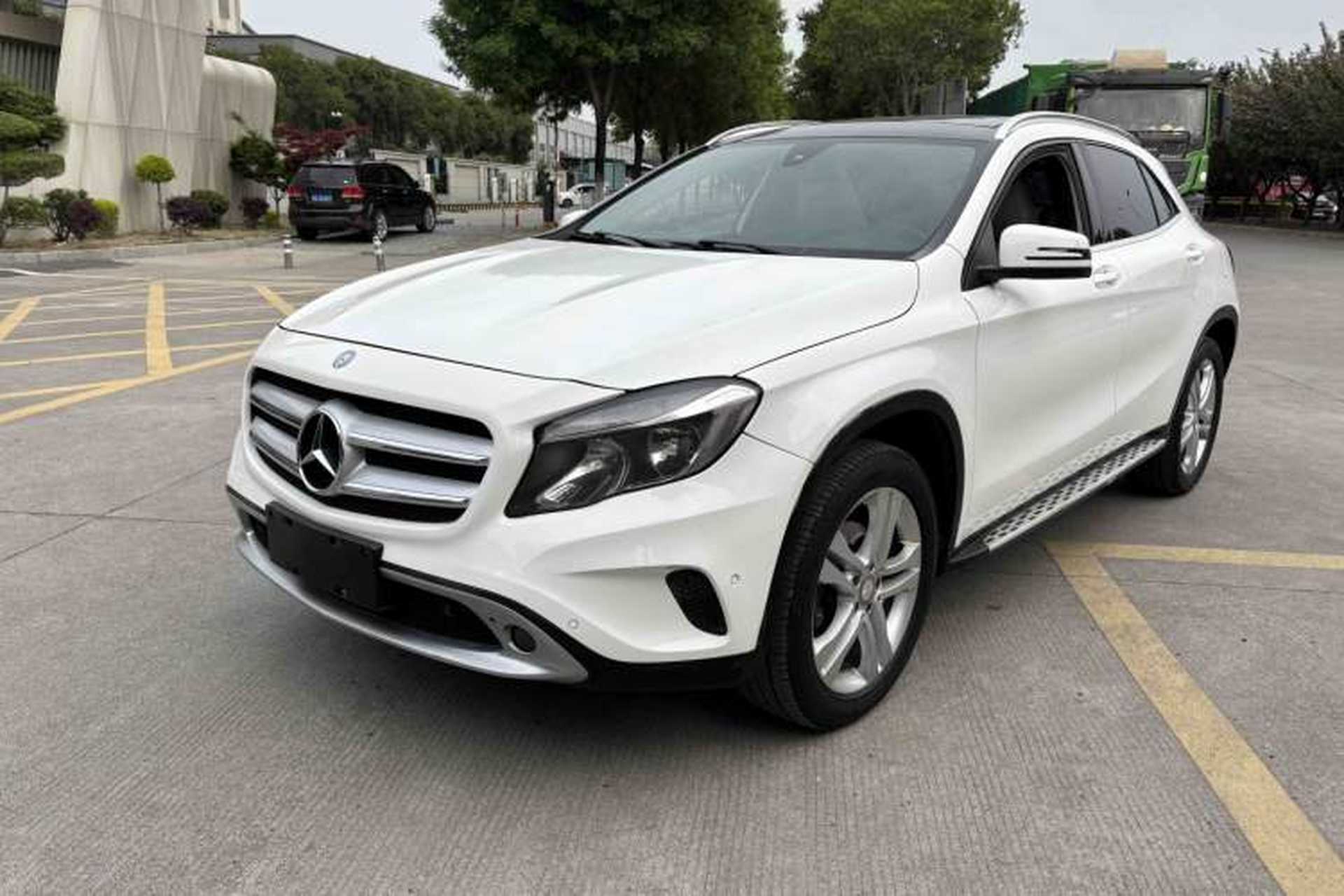 Used Mercedes-Benz GLA 2016 GLA 200 Sport Edition Front Left 45 Deg