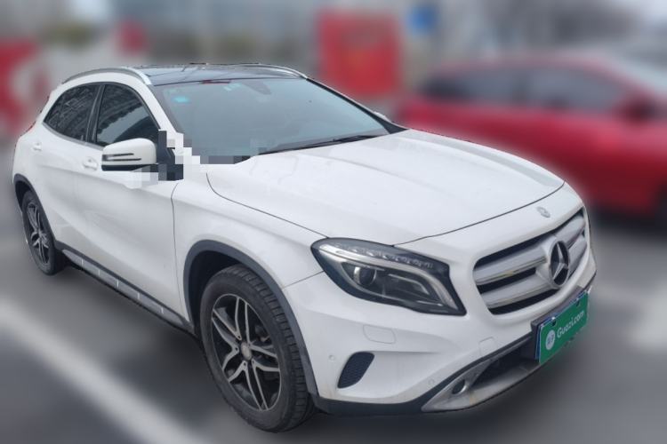 Used Mercedes-Benz GLA 2016 GLA 200 Fashion Model Front Right 45 Deg