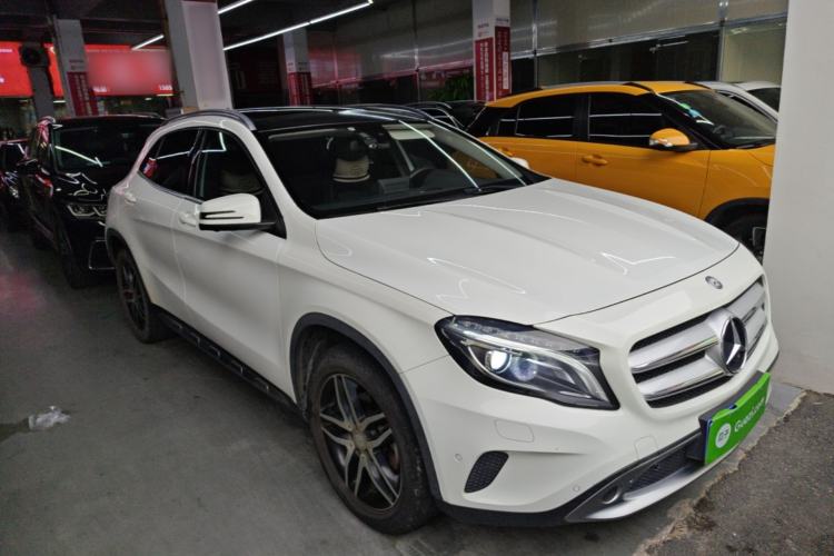 Used Mercedes-Benz GLA 2016 GLA 200 Fashion Model Front Right 45 Deg
