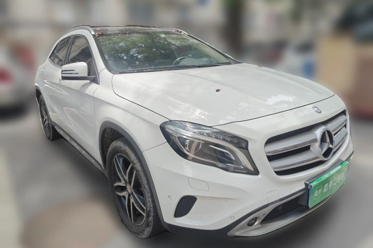 Used Mercedes-Benz GLA 2016 GLA 220 4MATIC Fashion Edition Front Right 45 Deg
