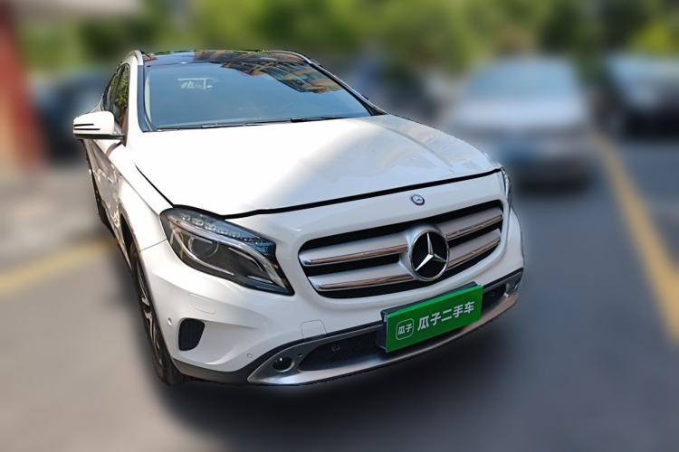Used Mercedes-Benz GLA 2016 GLA 200 Fashion Model Front Right 45 Deg