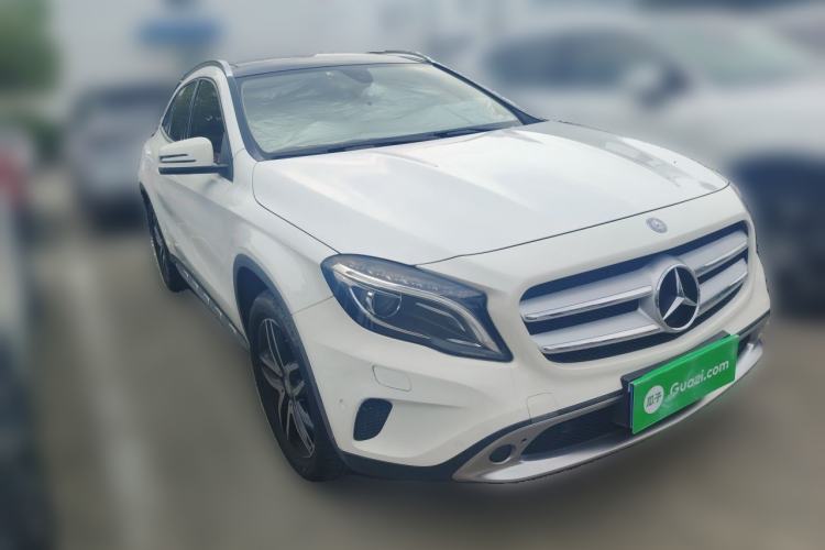 Used Mercedes-Benz GLA 2016 GLA 200 Fashion Model Front Right 45 Deg