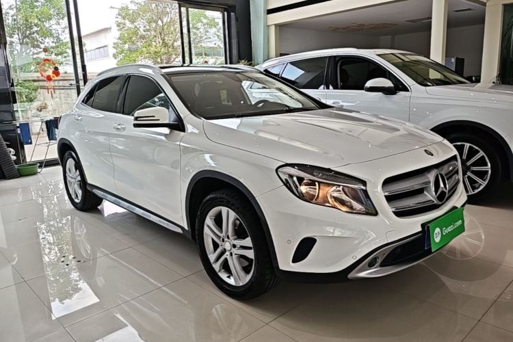 Used Mercedes-Benz GLA 2016 GLA 200 Sport Edition Front Right 45 Deg