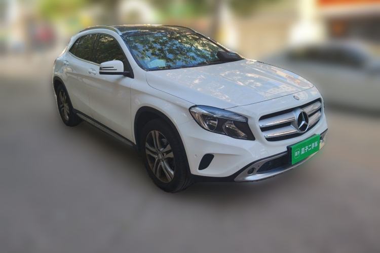 Used Mercedes-Benz GLA 2016 GLA 200 Sport Edition Front Right 45 Deg