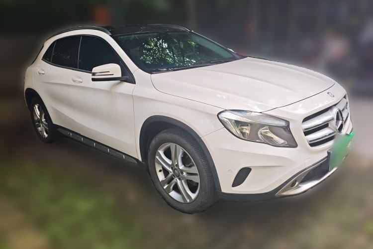 Used Mercedes-Benz GLA 2016 GLA 200 Sport Edition Front Right 45 Deg