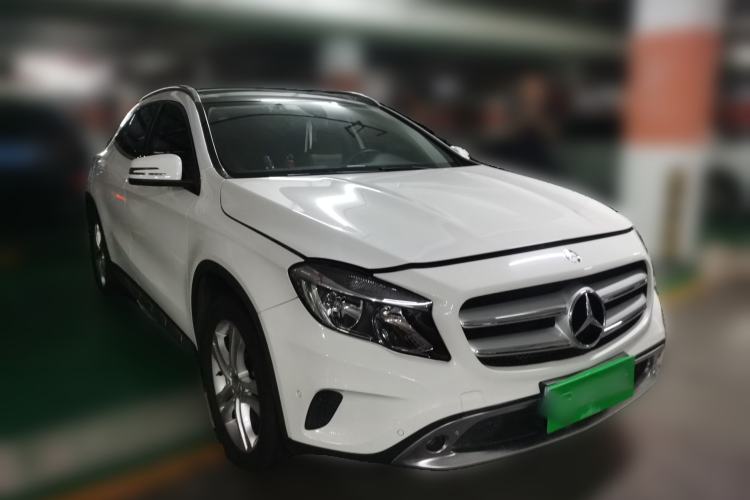 Used Mercedes-Benz GLA 2016 GLA 200 Sport Edition Front Right 45 Deg
