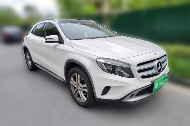 Used Mercedes-Benz GLA 2016 GLA 200 Sport Edition Front Right 45 Deg