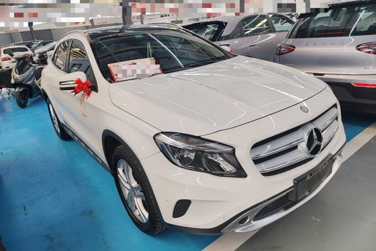 Used Mercedes-Benz GLA 2016 GLA 200 Sport Edition Front Right 45 Deg