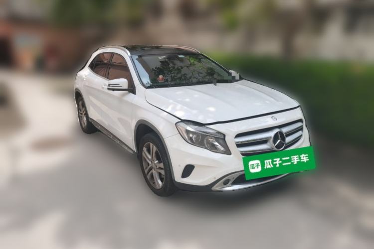 Used Mercedes-Benz GLA 2016 GLA 200 Sport Edition Front Right 45 Deg