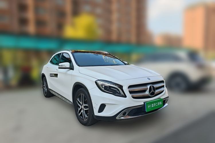 Used Mercedes-Benz GLA 2016 GLA 200 Fashion Model Front Right 45 Deg