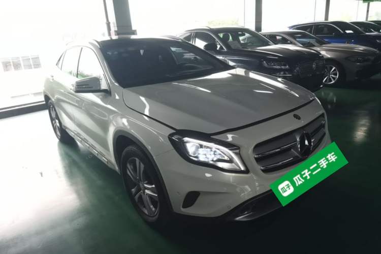 Used Mercedes-Benz GLA 2016 GLA 200 Sport Edition Front Right 45 Deg