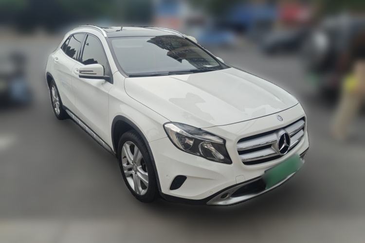 Used Mercedes-Benz GLA 2016 GLA 200 Sport Edition Front Right 45 Deg