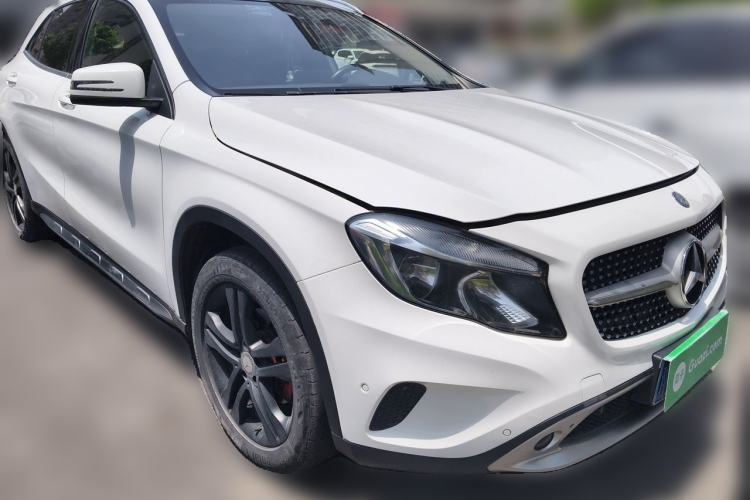 Used Mercedes-Benz GLA 2016 GLA 200 Sport Edition Front Right 45 Deg