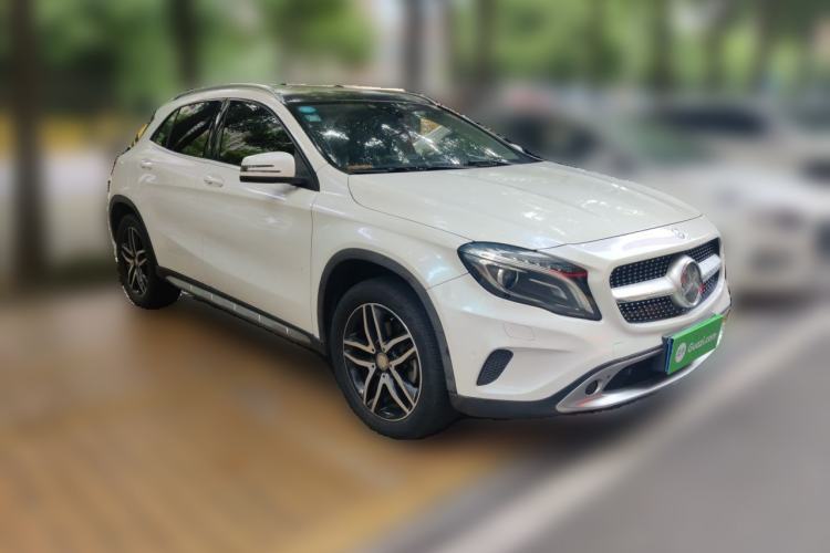 Used Mercedes-Benz GLA 2016 GLA 220 4MATIC Fashion Edition Front Right 45 Deg