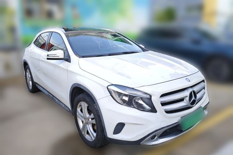 Used Mercedes-Benz GLA 2016 GLA 200 Sport Edition Front Right 45 Deg