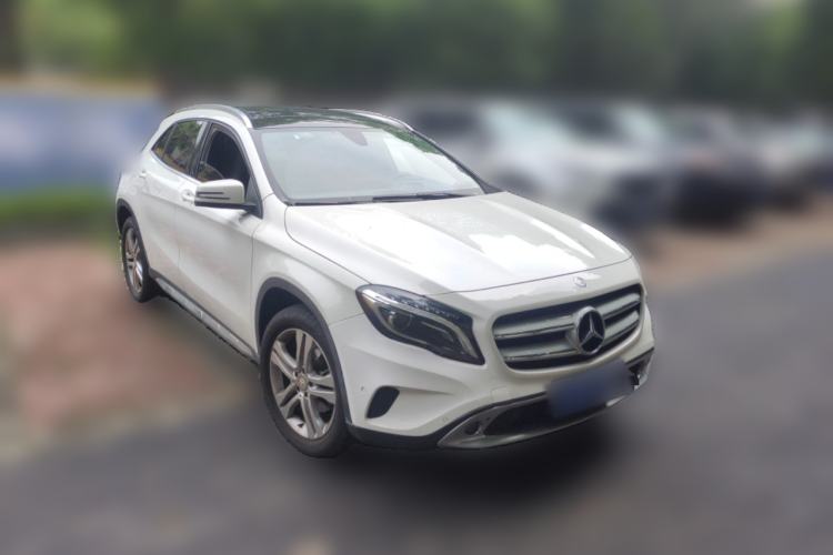 Used Mercedes-Benz GLA 2016 GLA 200 Sport Edition Front Right 45 Deg