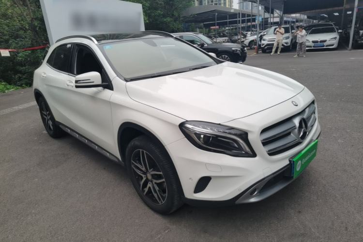 Used Mercedes-Benz GLA 2016 GLA 200 Fashion Model Front Right 45 Deg