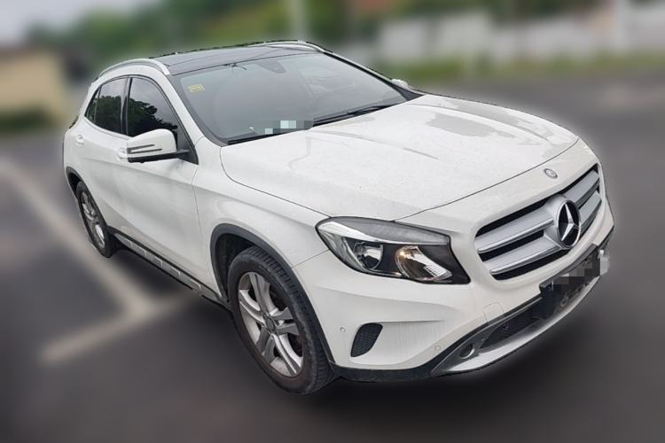 Used Mercedes-Benz GLA 2016 GLA 200 Sport Edition Front Right 45 Deg