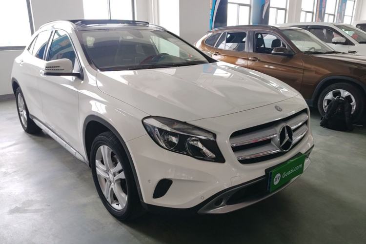 Used Mercedes-Benz GLA 2016 GLA 200 Sport Edition Front Right 45 Deg