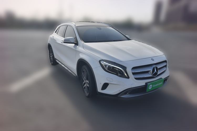 Used Mercedes-Benz GLA 2016 GLA 200 Fashion Model Front Right 45 Deg