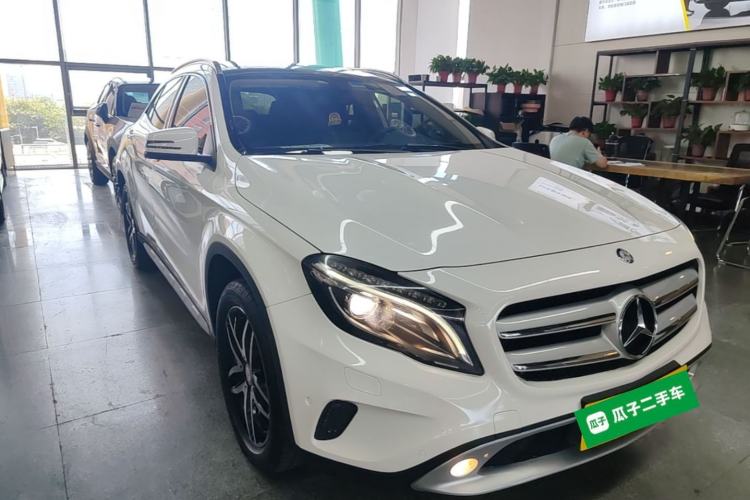 Used Mercedes-Benz GLA 2016 GLA 200 Fashion Model Front Right 45 Deg