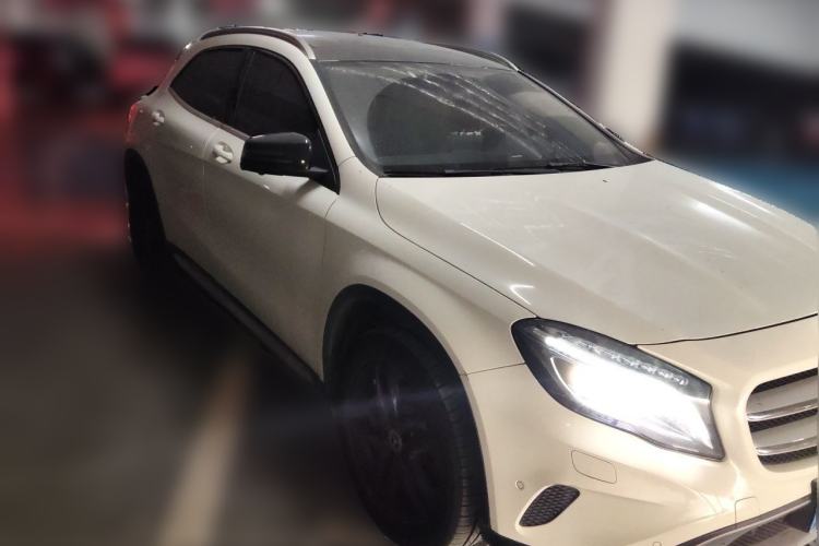 Used Mercedes-Benz GLA 2016 GLA 220 4MATIC Fashion Edition Front Right 45 Deg