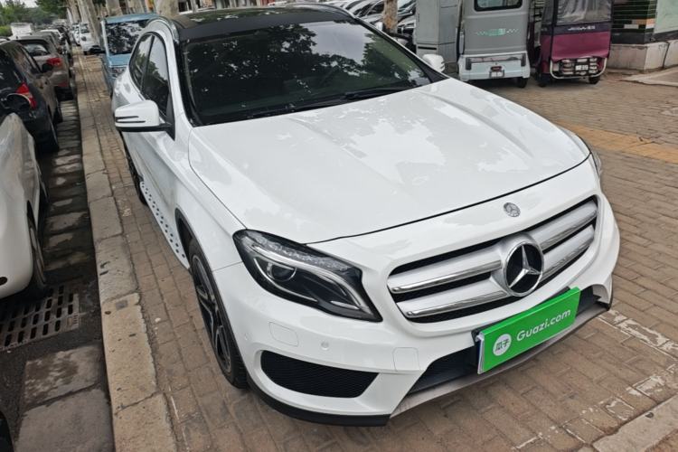 Used Mercedes-Benz GLA 2016 GLA 200 Fashion Model Front Right 45 Deg