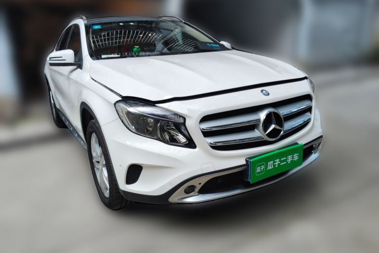 Used Mercedes-Benz GLA 2016 GLA 200 Sport Edition Front Right 45 Deg