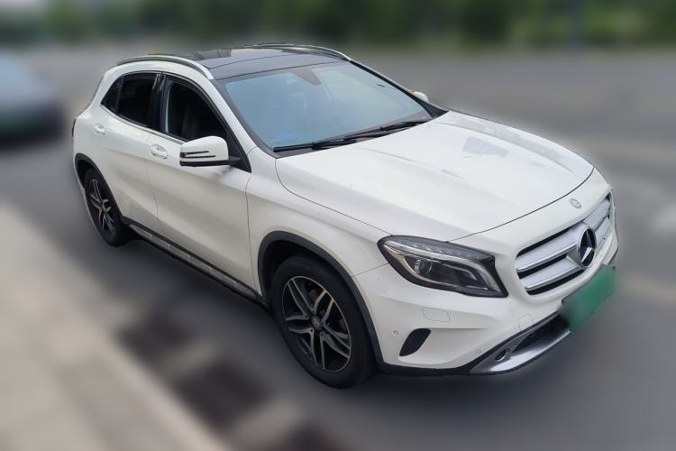 Used Mercedes-Benz GLA 2016 GLA 200 Fashion Model Front Right 45 Deg