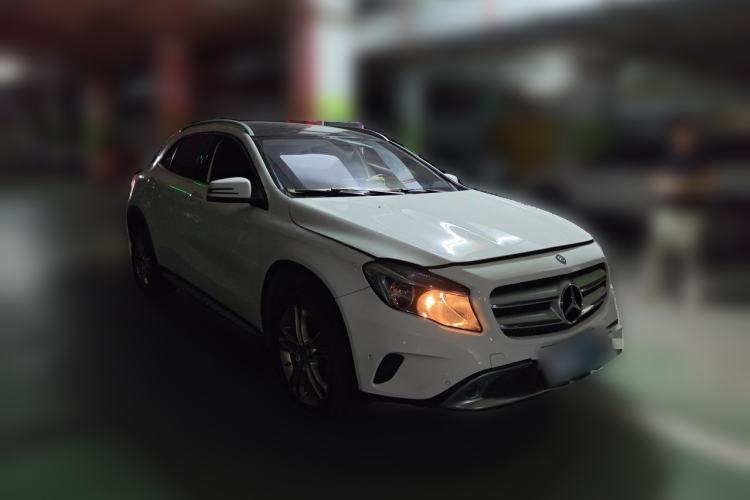 Used Mercedes-Benz GLA 2016 GLA 200 Sport Edition Front Right 45 Deg