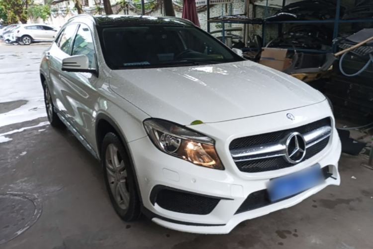 Used Mercedes-Benz GLA 2016 GLA 200 Sport Edition Front Right 45 Deg
