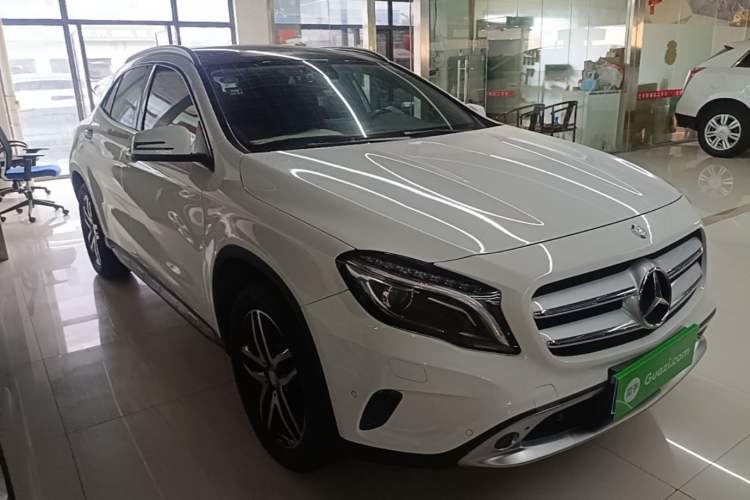 Used Mercedes-Benz GLA 2016 GLA 200 Fashion Model Front Right 45 Deg