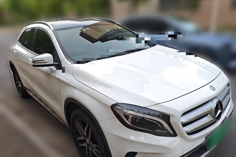 Used Mercedes-Benz GLA 2016 GLA 200 Fashion Model Front Right 45 Deg